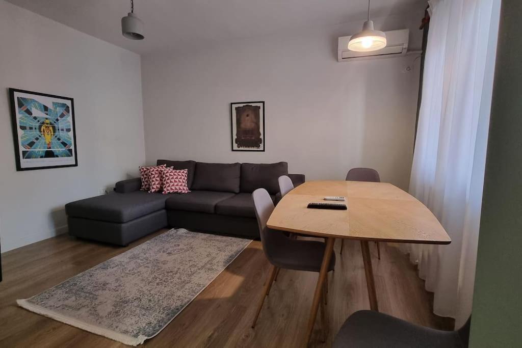 Center * Tirana
